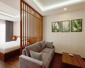 Hire an interior decorator for your house !