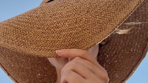 Chapeau de paille style jacquemus